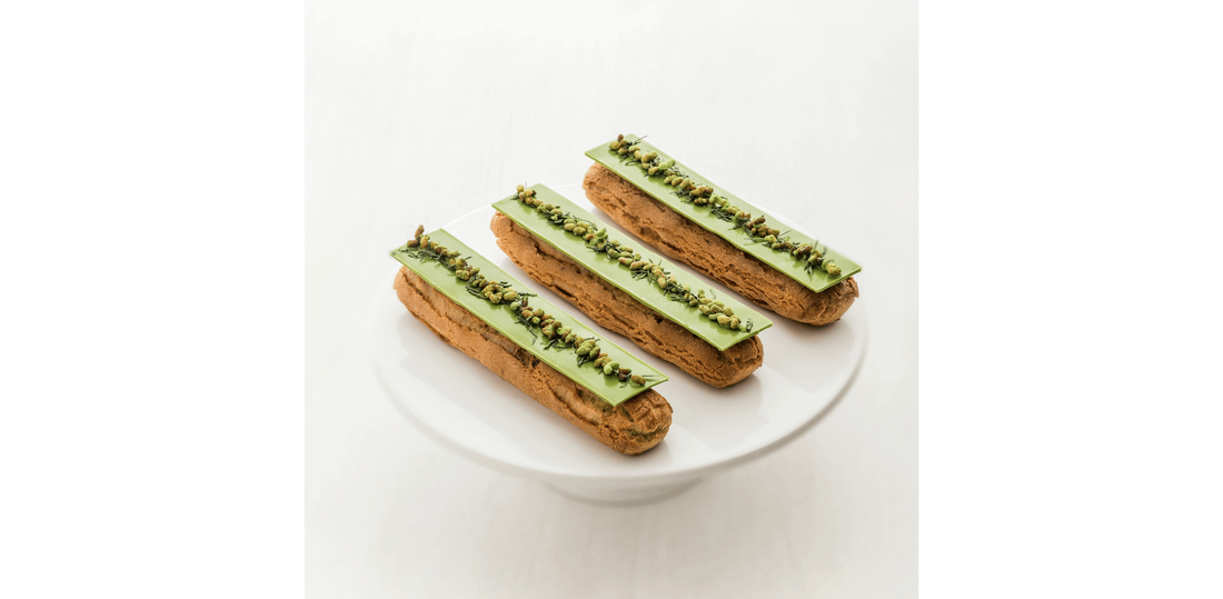 Éclairs au thé genmaicha et au thé matcha