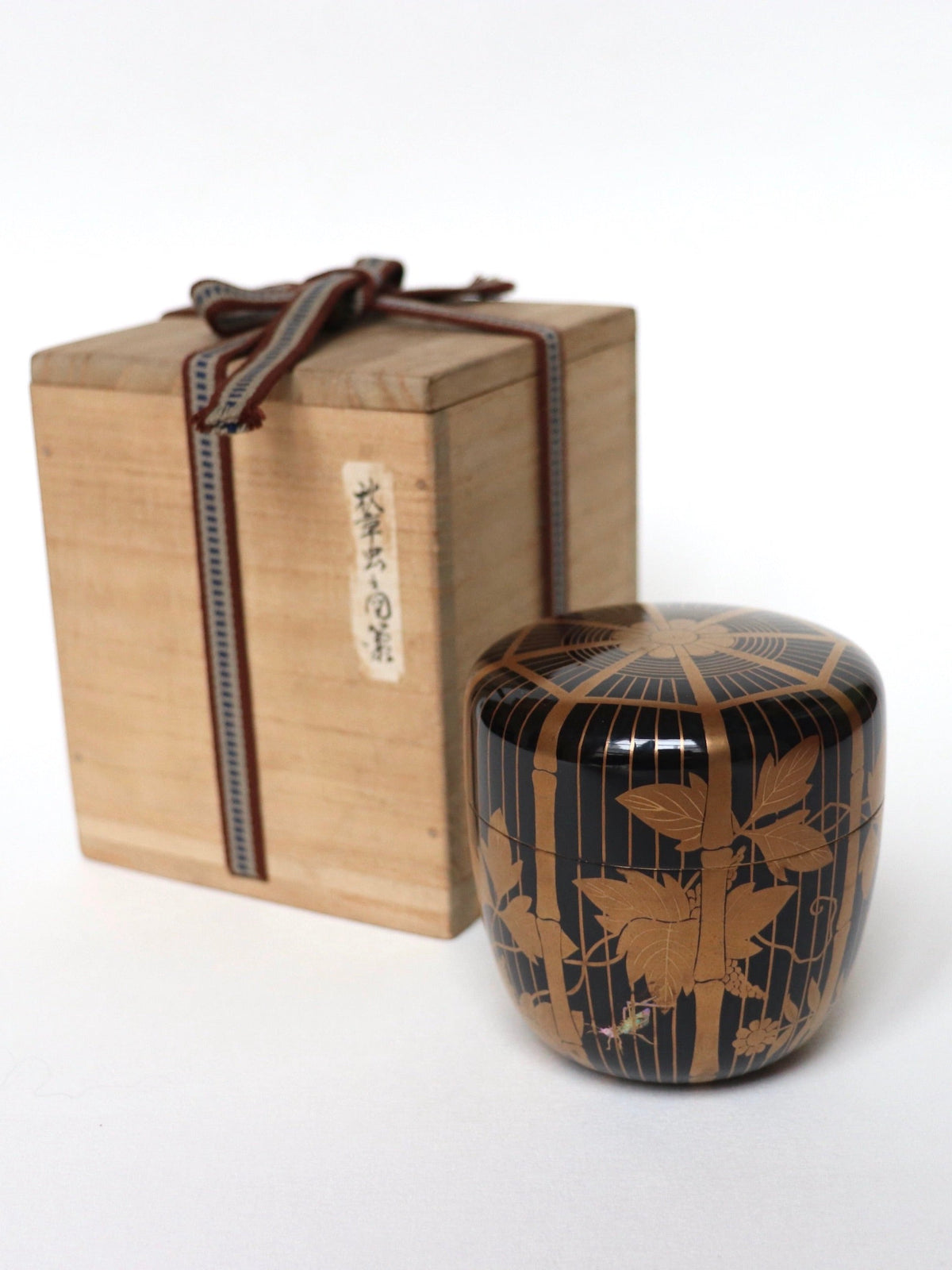 Scatola di matcha Natsume / "Mushikago makie"
