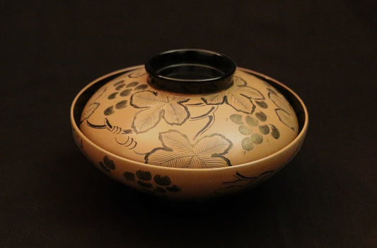 Exposition Urushi : Entre Tradition et Résilience