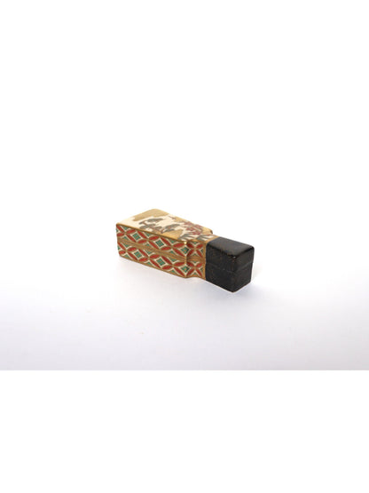 Kogo incense box / "Hagoïta Shôchikubaï" Seikanji