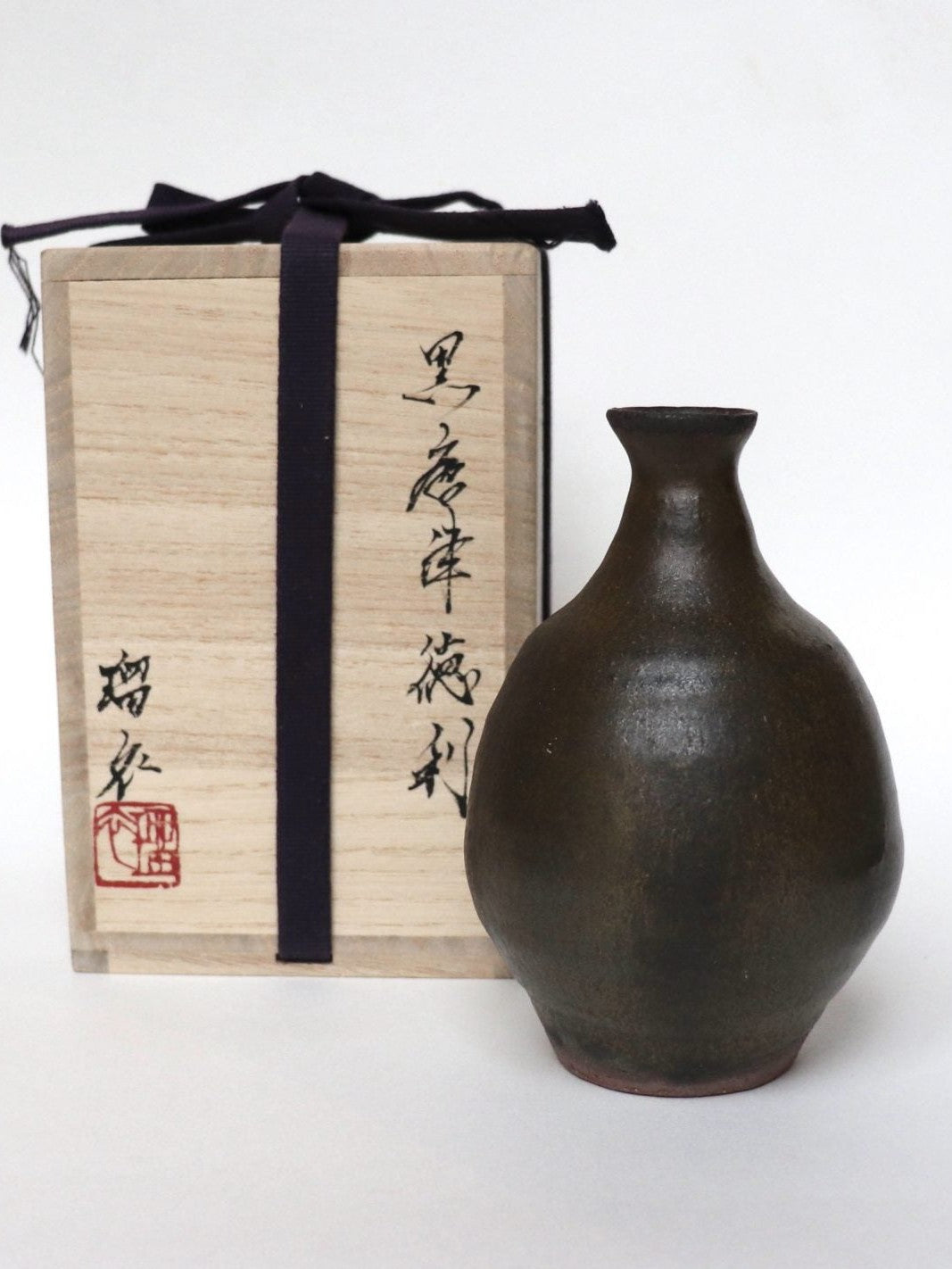 Tokkuri sake carafe / "Kurogaratsu" Rui Mitô