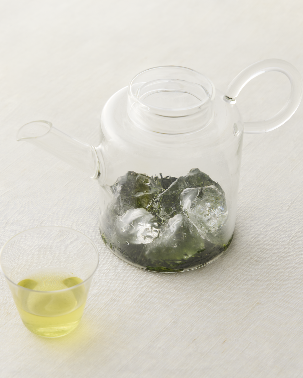 Preparing Japanese iced tea – Summer workshop